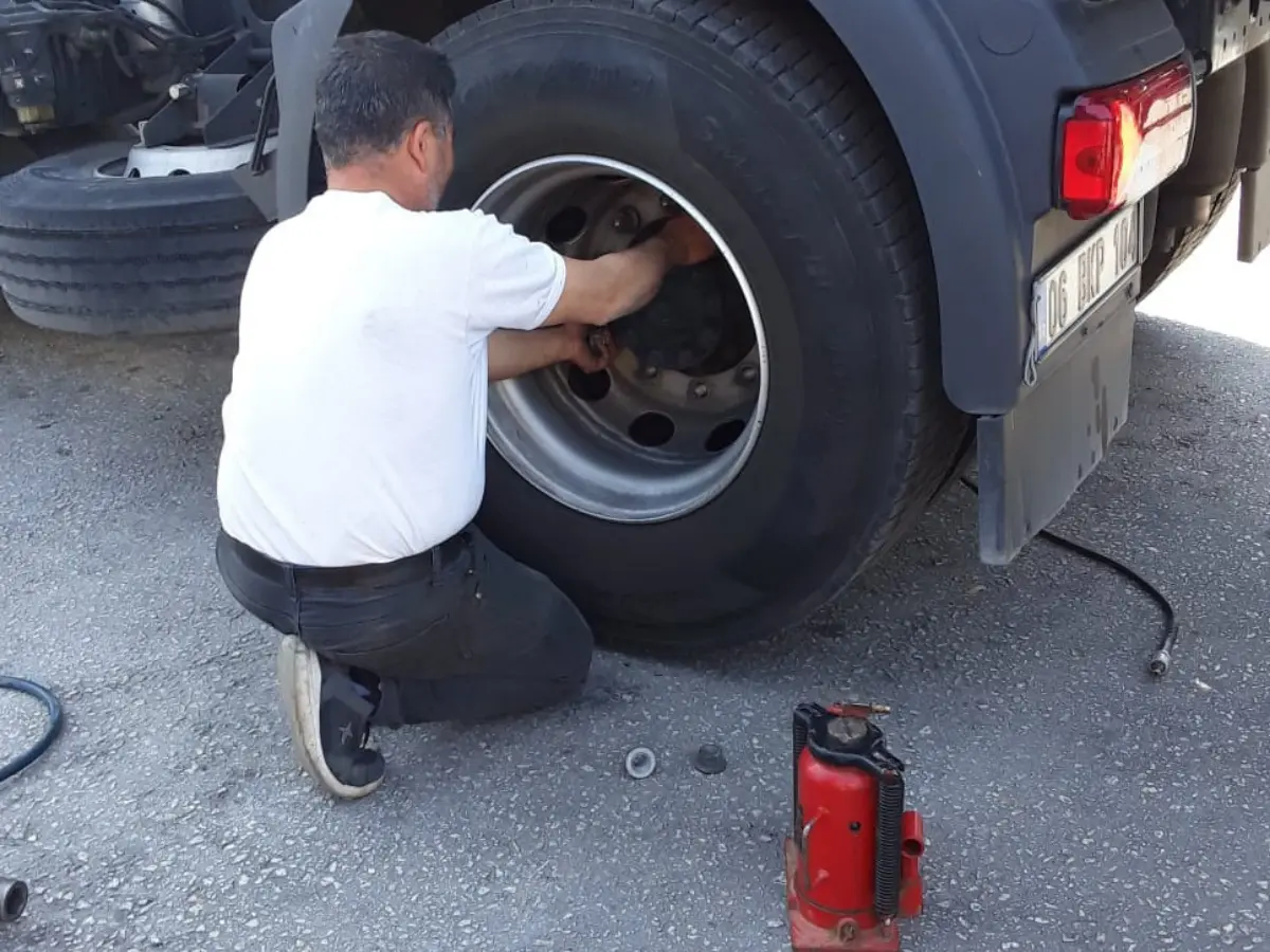 Tomarza Oto Lastikçi